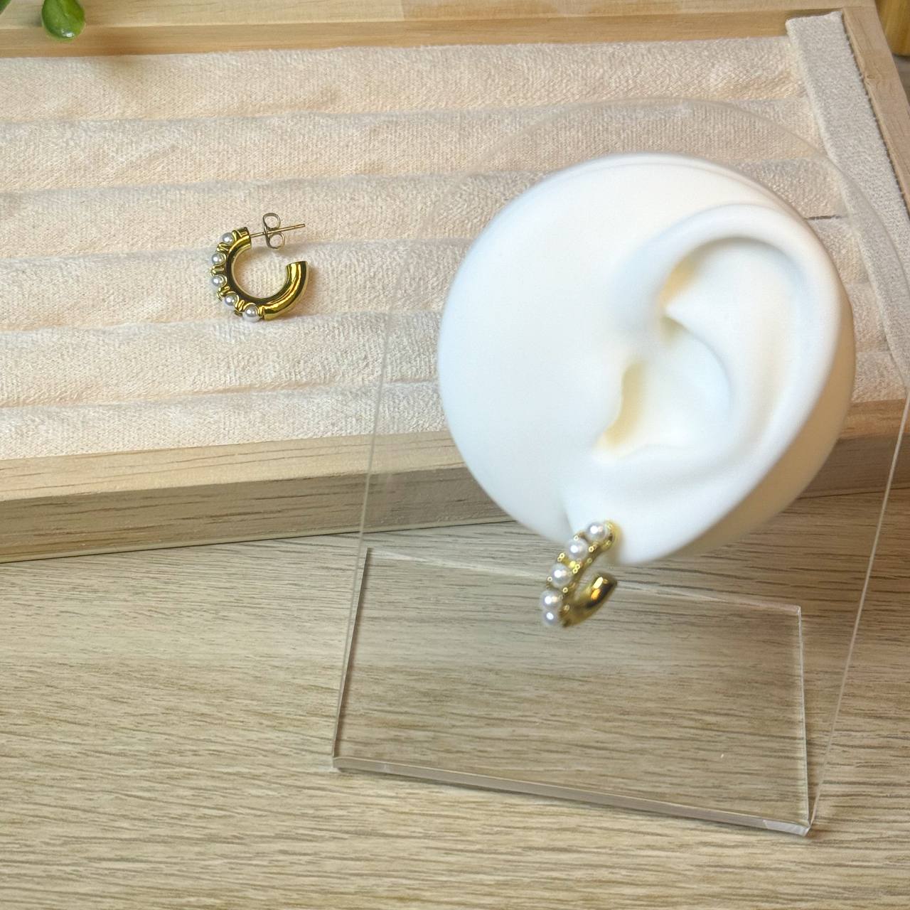 Pearly hoop