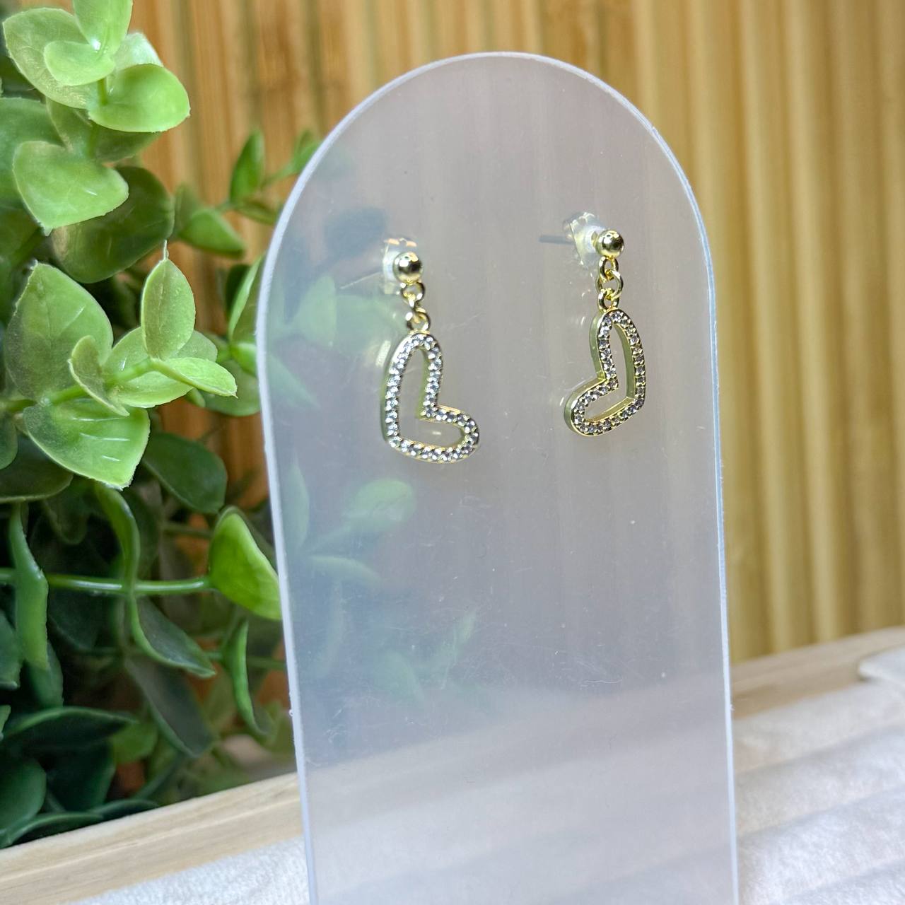 Charming heart stud.