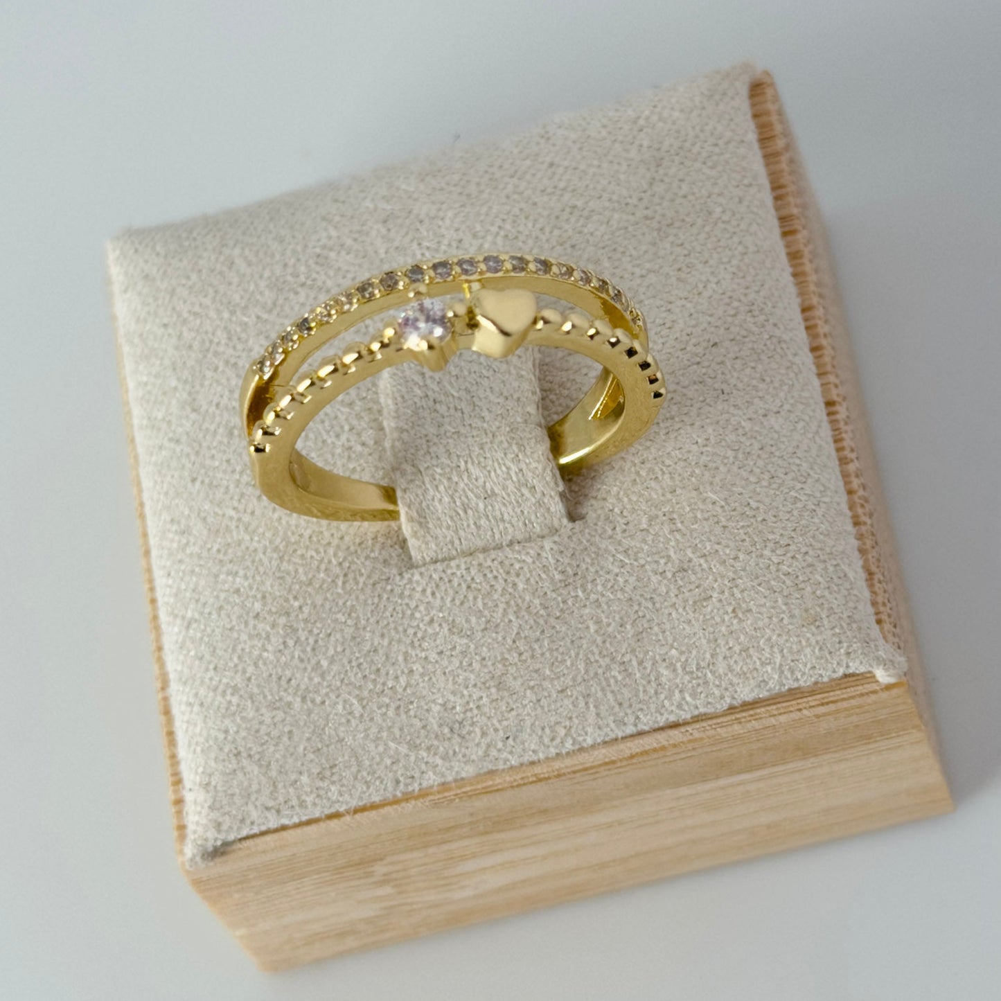 Lovelle Ring