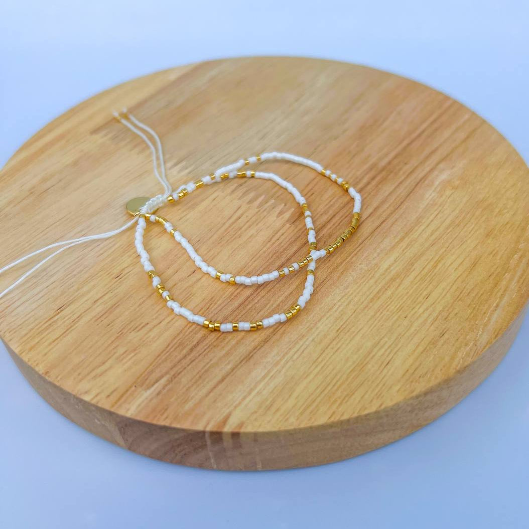 Color bead bracelet