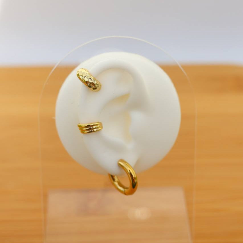 Crater earcuff