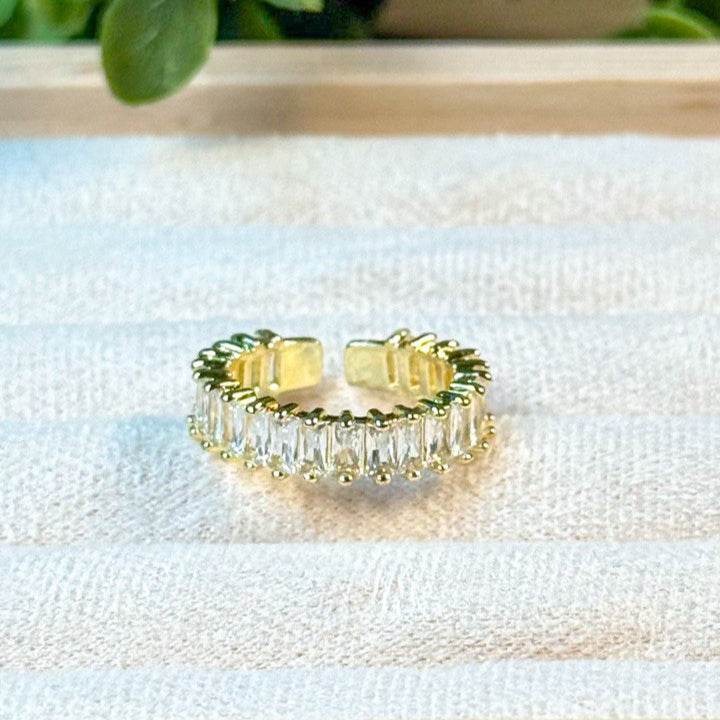 Shiny quartz ring