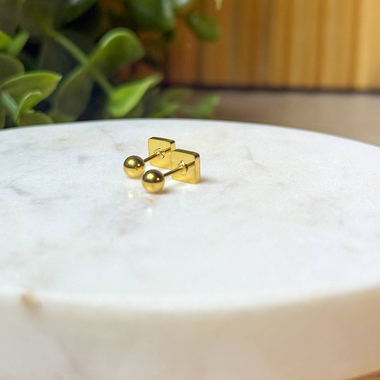 SINGLE PIECE STUD