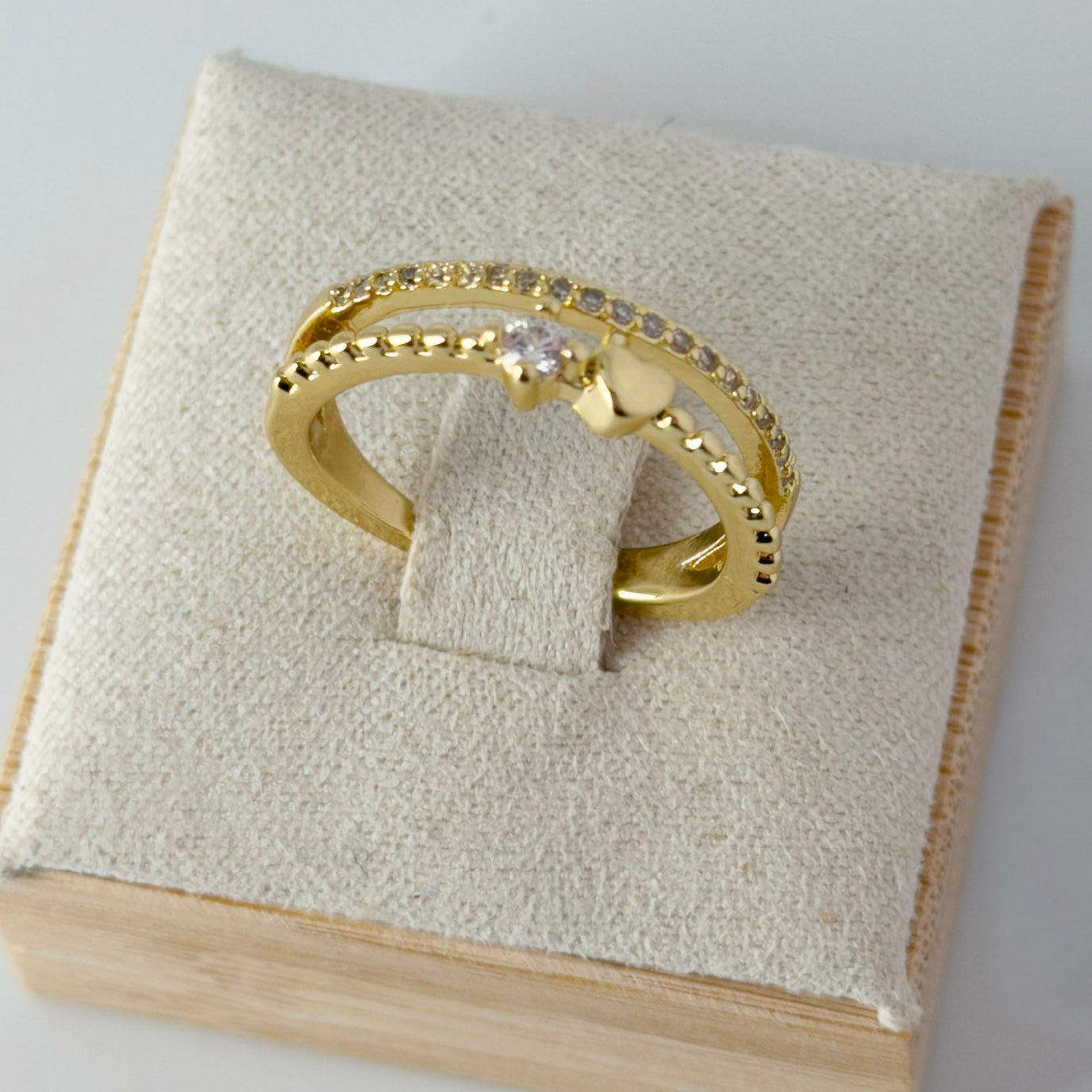 Lovelle Ring